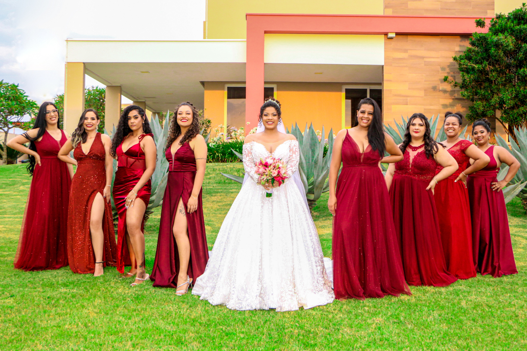 Noiva e madrinhas no Final do casamento  - São Gonçalo Sapucaí - MG  