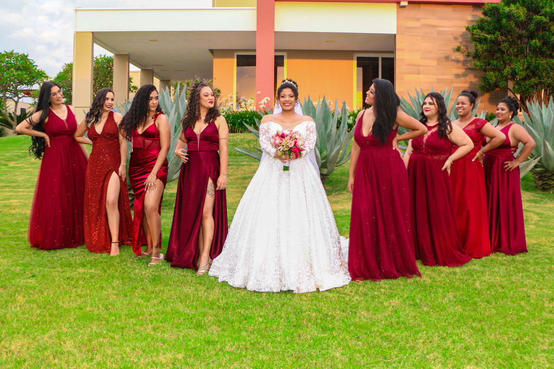 Noiva e madrinhas no Final do casamento  - São Gonçalo Sapucaí - MG  