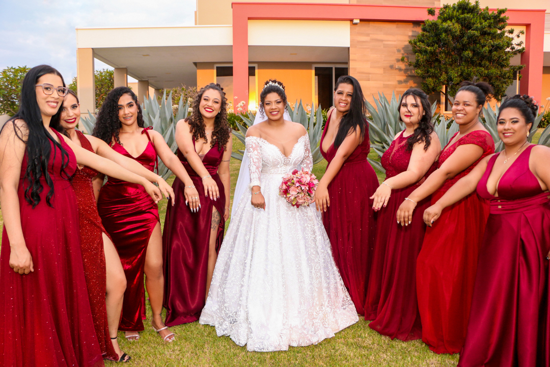 Noiva e madrinhas no Final do casamento  - São Gonçalo Sapucaí - MG  