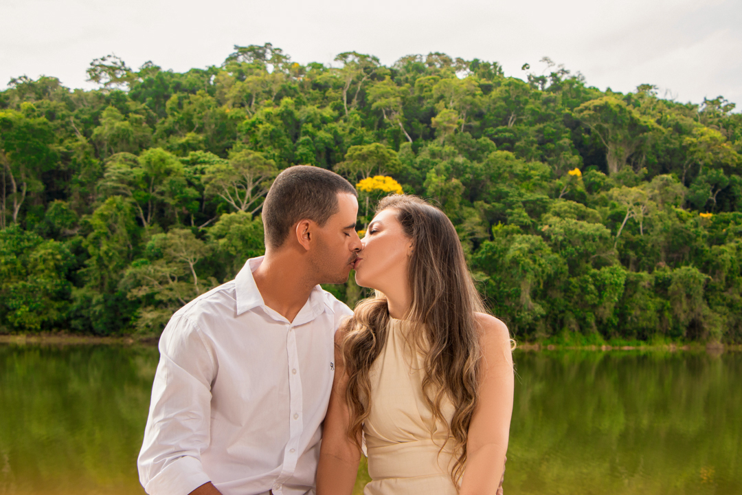 Casal juntos e felizes em fotos maravilhosas  em São Gonçalo do Sapucaí - MG