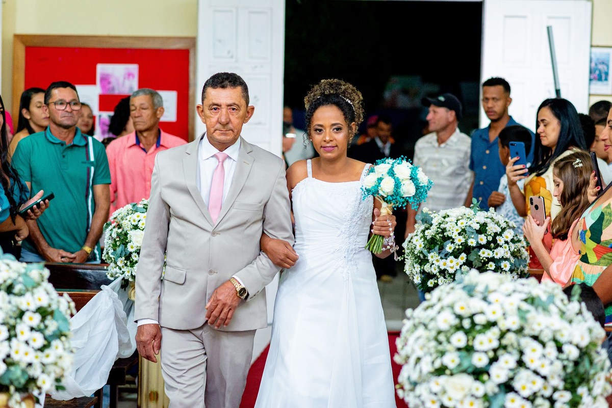 Retratos, Fotos de meninas, Ensaio de 15 anos , Fotografia individual , Quijingue Bahia Fotógrafo de moda, gestante, fotos de gestante, fotos no por do sol, fotos no rio, fotos em casal, ensaio de casal, pre casamento, formatura 