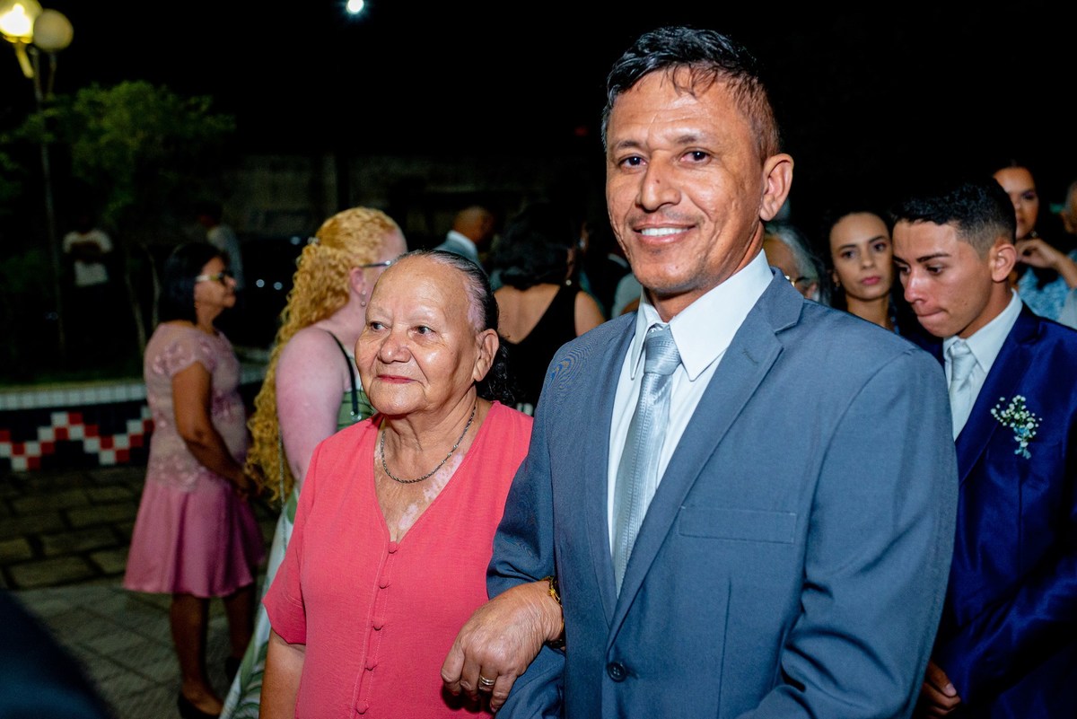 Retratos, Fotos de meninas, Ensaio de 15 anos , Fotografia individual , Quijingue Bahia Fotógrafo de moda, gestante, fotos de gestante, fotos no por do sol, fotos no rio, fotos em casal, ensaio de casal, pre casamento, formatura 