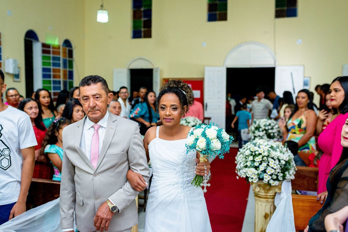 Retratos, Fotos de meninas, Ensaio de 15 anos , Fotografia individual , Quijingue Bahia Fotógrafo de moda, gestante, fotos de gestante, fotos no por do sol, fotos no rio, fotos em casal, ensaio de casal, pre casamento, formatura 