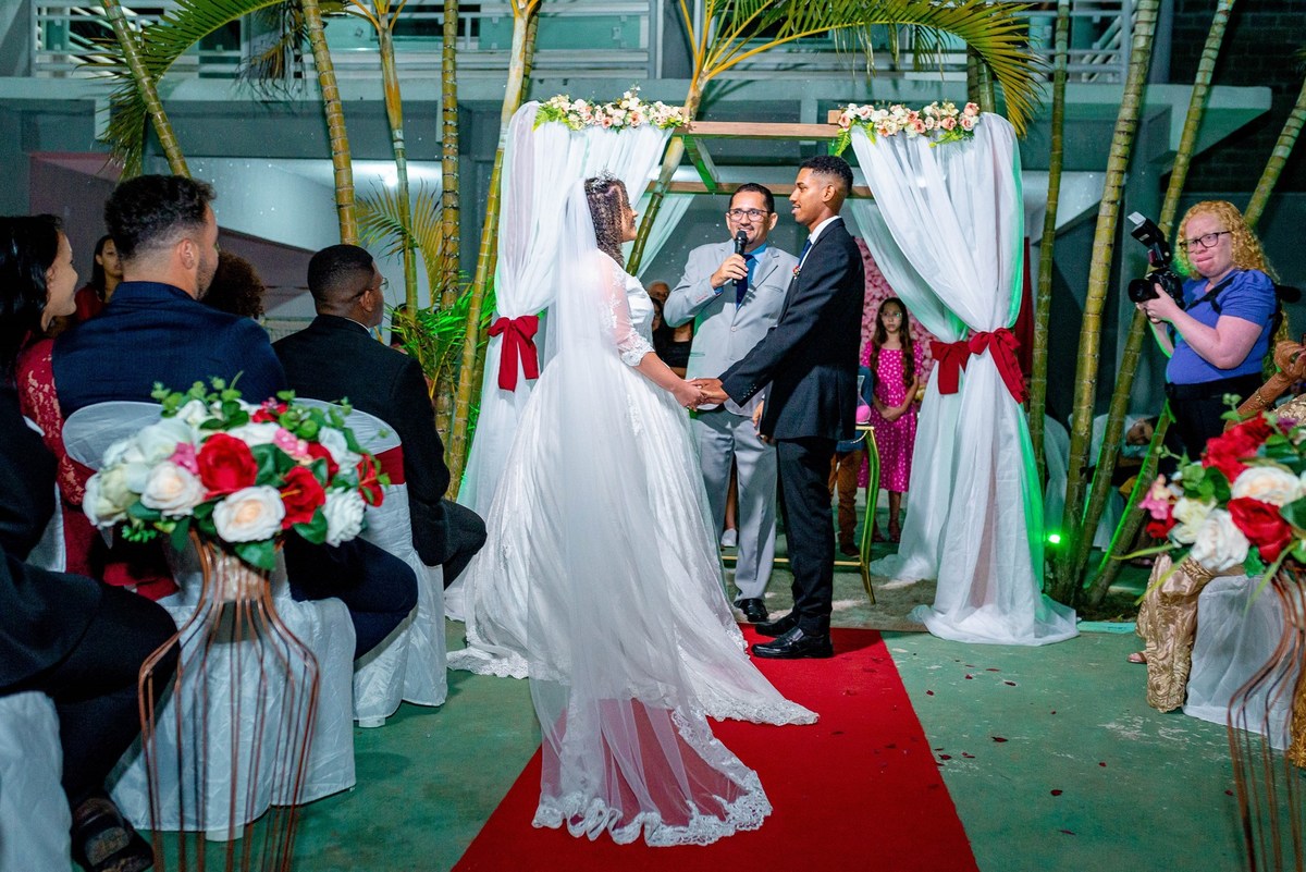 Retratos, Fotos de meninas, Ensaio de 15 anos , Fotografia individual , Quijingue Bahia Fotógrafo de moda, gestante, fotos de gestante, fotos no por do sol, fotos no rio, fotos em casal, ensaio de casal, pre casamento, formatura 