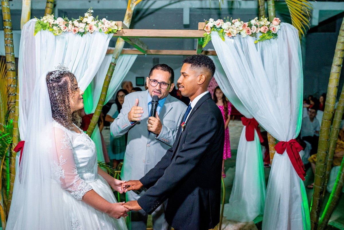 Retratos, Fotos de meninas, Ensaio de 15 anos , Fotografia individual , Quijingue Bahia Fotógrafo de moda, gestante, fotos de gestante, fotos no por do sol, fotos no rio, fotos em casal, ensaio de casal, pre casamento, formatura 