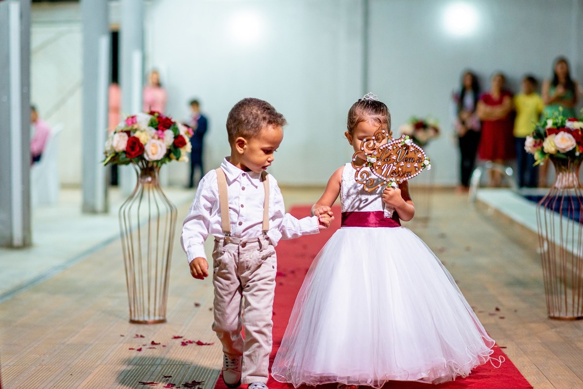 Retratos, Fotos de meninas, Ensaio de 15 anos , Fotografia individual , Quijingue Bahia Fotógrafo de moda, gestante, fotos de gestante, fotos no por do sol, fotos no rio, fotos em casal, ensaio de casal, pre casamento, formatura 