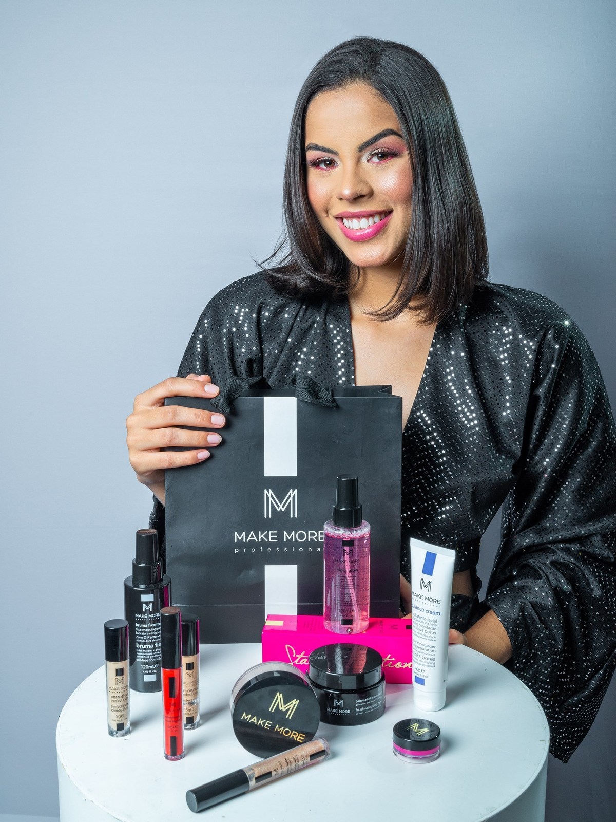 Retratos, Fotos de meninas, Ensaio de 15 anos , Fotografia individual , Quijingue Bahia Fotógrafo de moda, gestante, fotos de gestante, fotos no por do sol, fotos no rio, fotos em casal, ensaio de casal, pre casamento, formatura 