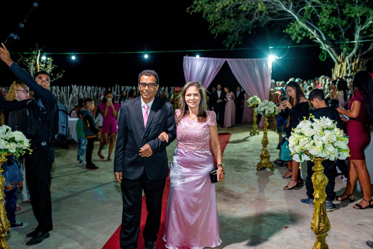 Retratos, Fotos de meninas, Ensaio de 15 anos , Fotografia individual , Quijingue Bahia Fotógrafo de moda, gestante, fotos de gestante, fotos no por do sol, fotos no rio, fotos em casal, ensaio de casal, pre casamento, formatura 