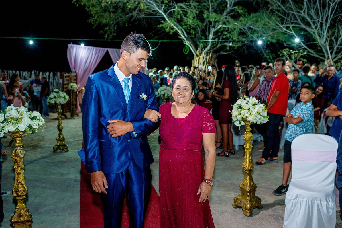 Retratos, Fotos de meninas, Ensaio de 15 anos , Fotografia individual , Quijingue Bahia Fotógrafo de moda, gestante, fotos de gestante, fotos no por do sol, fotos no rio, fotos em casal, ensaio de casal, pre casamento, formatura 