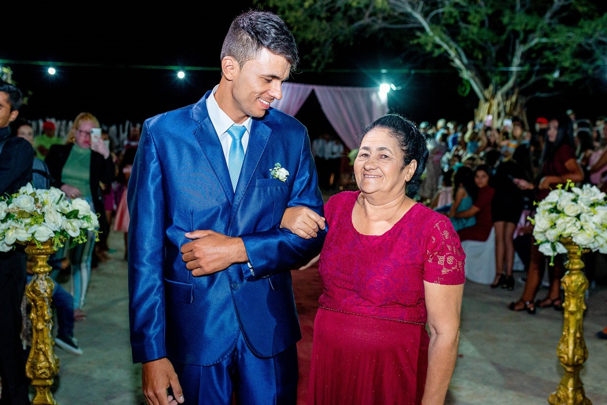 Retratos, Fotos de meninas, Ensaio de 15 anos , Fotografia individual , Quijingue Bahia Fotógrafo de moda, gestante, fotos de gestante, fotos no por do sol, fotos no rio, fotos em casal, ensaio de casal, pre casamento, formatura 