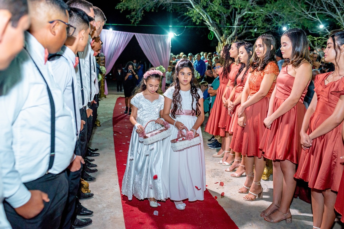 Retratos, Fotos de meninas, Ensaio de 15 anos , Fotografia individual , Quijingue Bahia Fotógrafo de moda, gestante, fotos de gestante, fotos no por do sol, fotos no rio, fotos em casal, ensaio de casal, pre casamento, formatura 