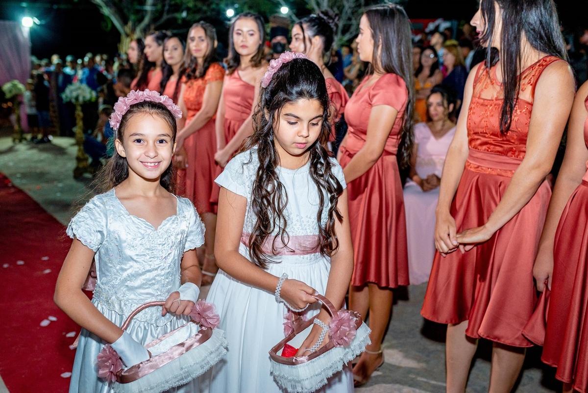 Retratos, Fotos de meninas, Ensaio de 15 anos , Fotografia individual , Quijingue Bahia Fotógrafo de moda, gestante, fotos de gestante, fotos no por do sol, fotos no rio, fotos em casal, ensaio de casal, pre casamento, formatura 