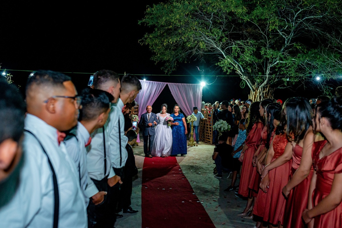 Retratos, Fotos de meninas, Ensaio de 15 anos , Fotografia individual , Quijingue Bahia Fotógrafo de moda, gestante, fotos de gestante, fotos no por do sol, fotos no rio, fotos em casal, ensaio de casal, pre casamento, formatura 