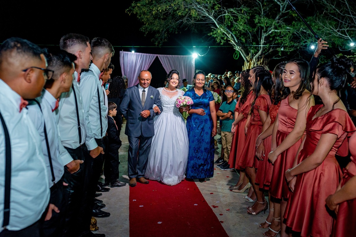 Retratos, Fotos de meninas, Ensaio de 15 anos , Fotografia individual , Quijingue Bahia Fotógrafo de moda, gestante, fotos de gestante, fotos no por do sol, fotos no rio, fotos em casal, ensaio de casal, pre casamento, formatura 