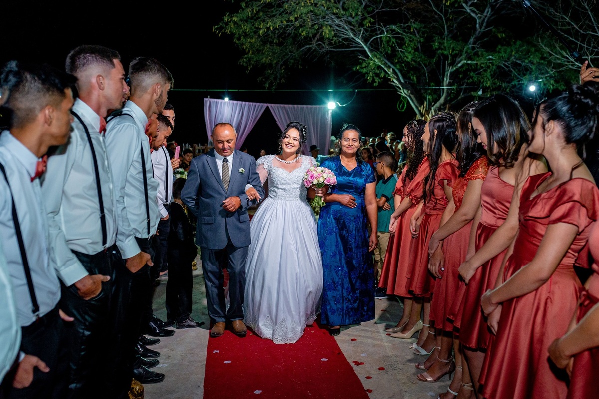 Retratos, Fotos de meninas, Ensaio de 15 anos , Fotografia individual , Quijingue Bahia Fotógrafo de moda, gestante, fotos de gestante, fotos no por do sol, fotos no rio, fotos em casal, ensaio de casal, pre casamento, formatura 