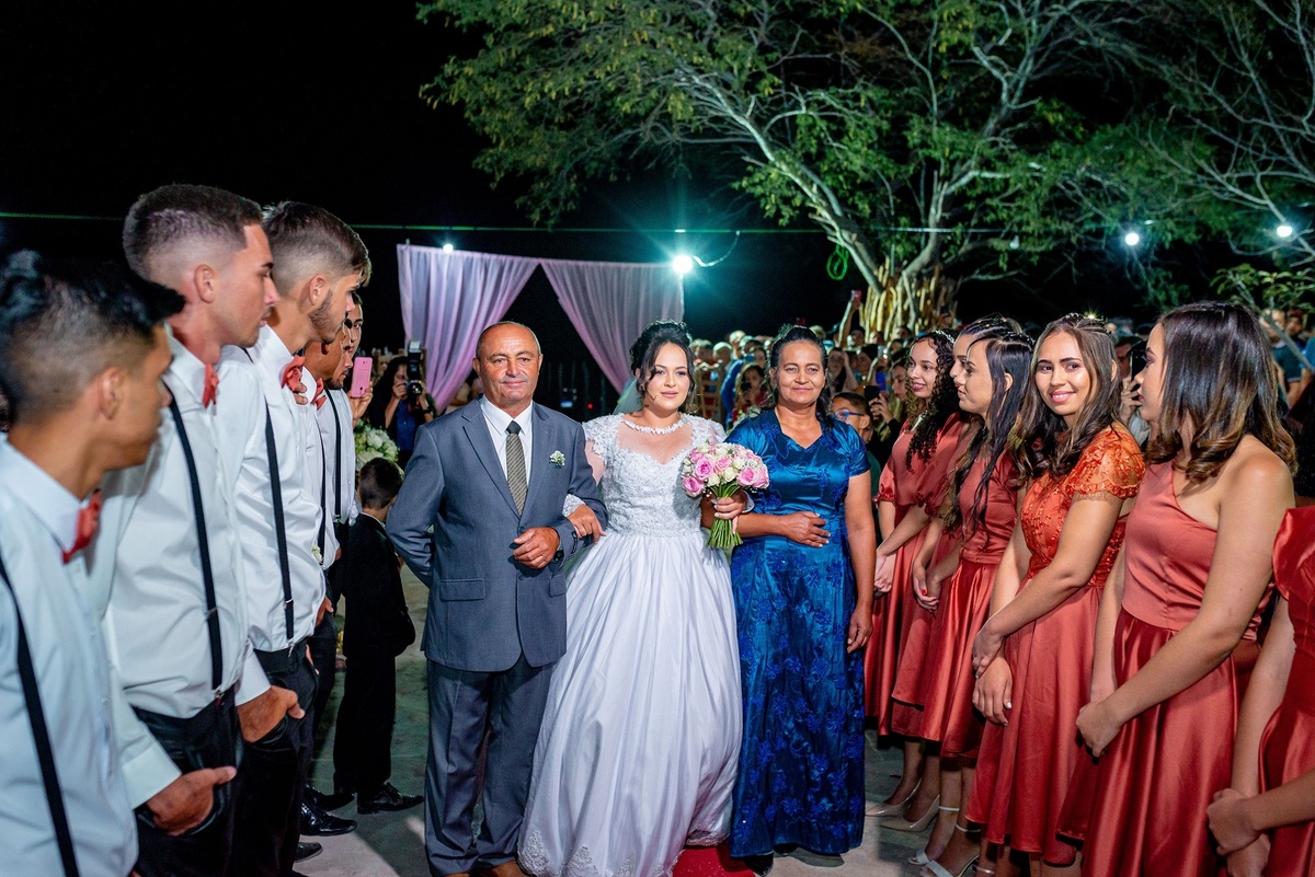 Retratos, Fotos de meninas, Ensaio de 15 anos , Fotografia individual , Quijingue Bahia Fotógrafo de moda, gestante, fotos de gestante, fotos no por do sol, fotos no rio, fotos em casal, ensaio de casal, pre casamento, formatura 