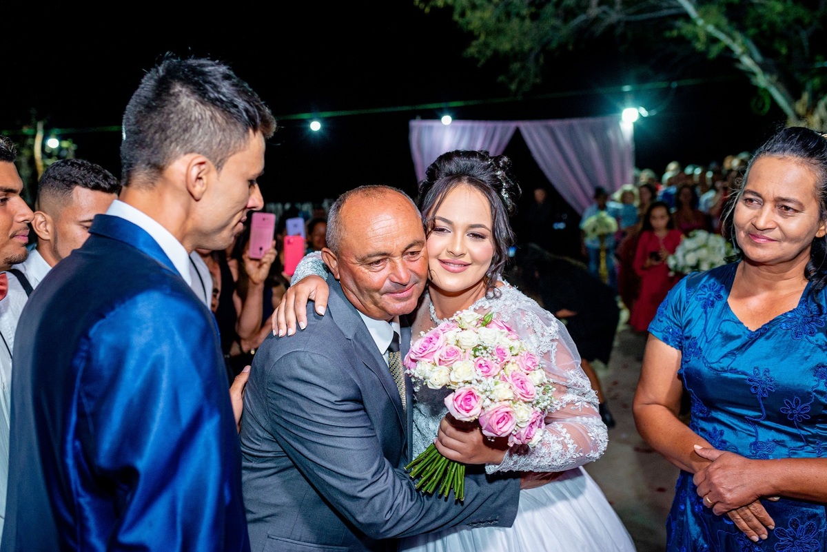 Retratos, Fotos de meninas, Ensaio de 15 anos , Fotografia individual , Quijingue Bahia Fotógrafo de moda, gestante, fotos de gestante, fotos no por do sol, fotos no rio, fotos em casal, ensaio de casal, pre casamento, formatura 