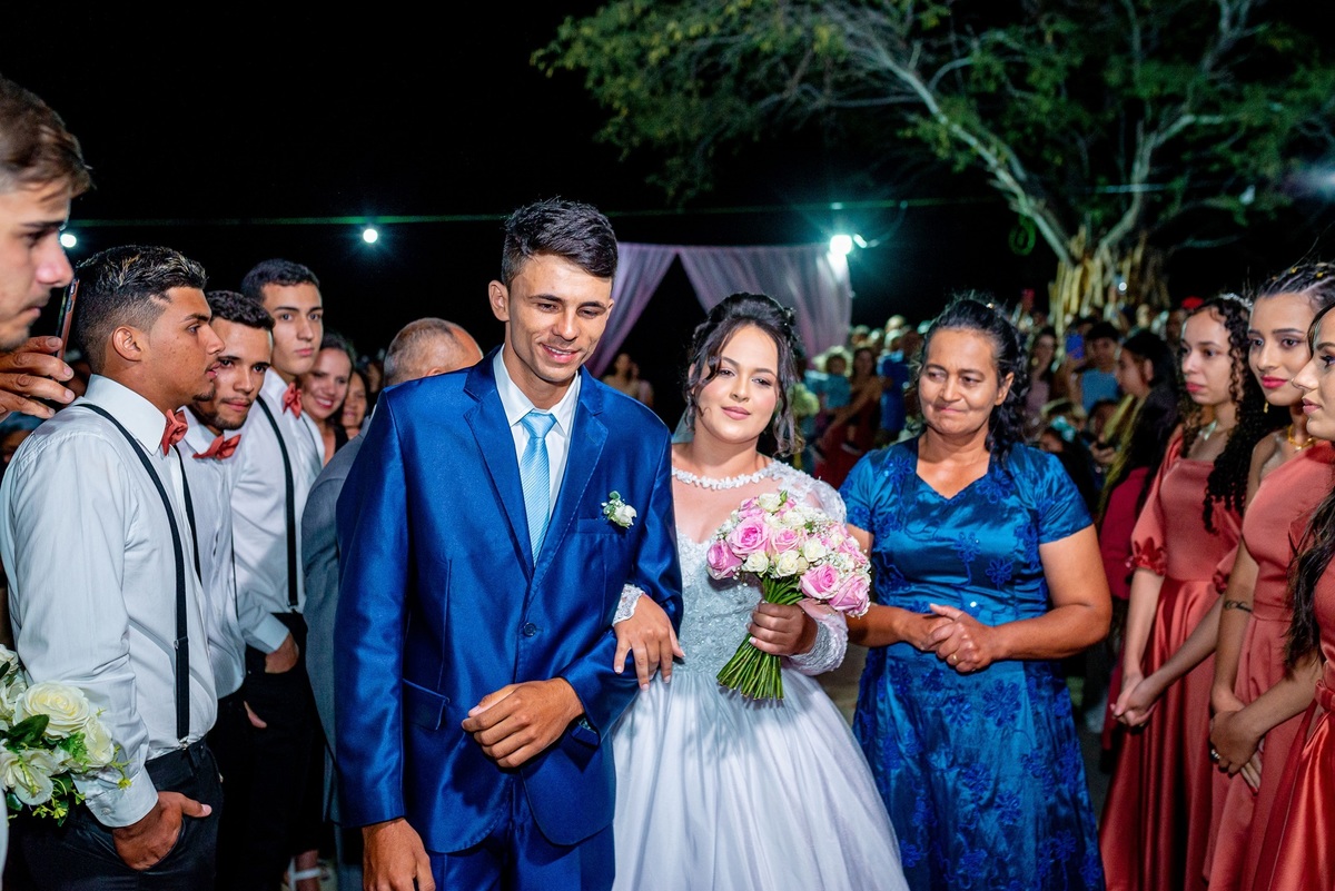 Retratos, Fotos de meninas, Ensaio de 15 anos , Fotografia individual , Quijingue Bahia Fotógrafo de moda, gestante, fotos de gestante, fotos no por do sol, fotos no rio, fotos em casal, ensaio de casal, pre casamento, formatura 