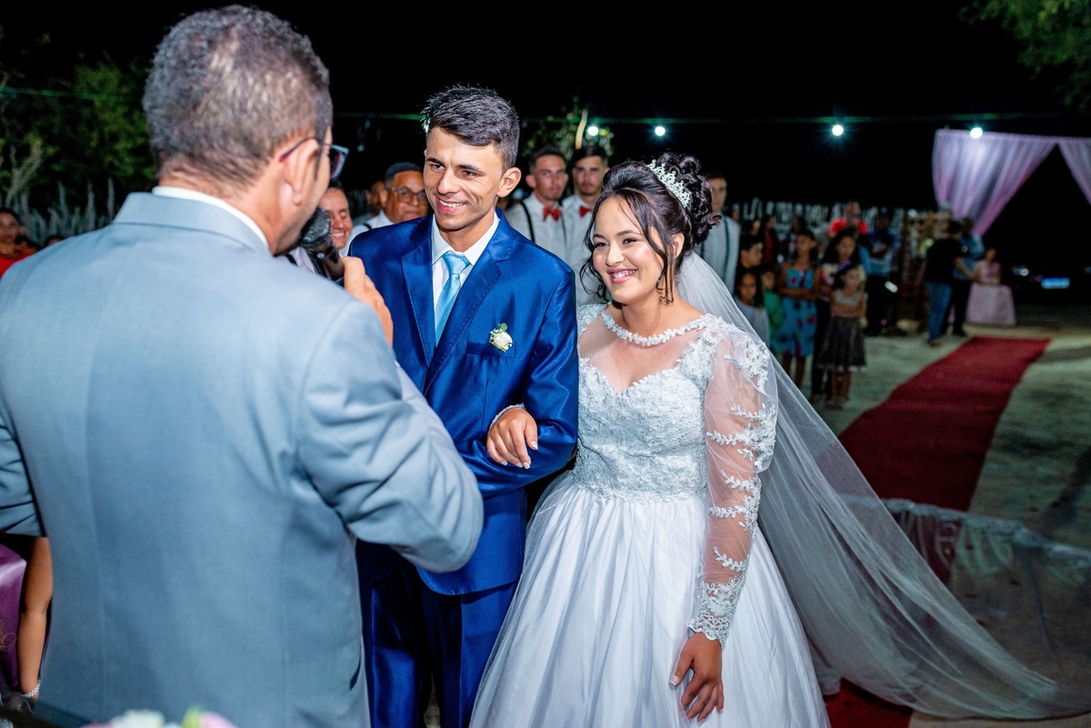 Retratos, Fotos de meninas, Ensaio de 15 anos , Fotografia individual , Quijingue Bahia Fotógrafo de moda, gestante, fotos de gestante, fotos no por do sol, fotos no rio, fotos em casal, ensaio de casal, pre casamento, formatura 