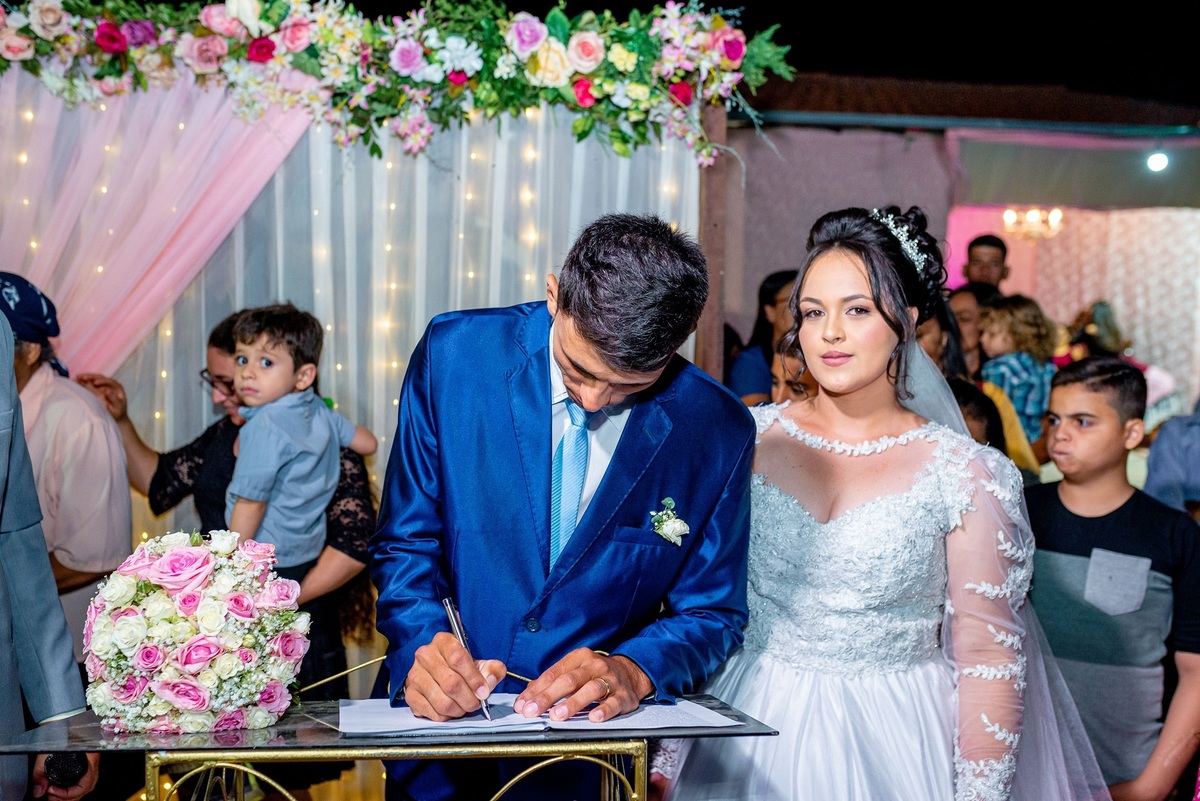 Retratos, Fotos de meninas, Ensaio de 15 anos , Fotografia individual , Quijingue Bahia Fotógrafo de moda, gestante, fotos de gestante, fotos no por do sol, fotos no rio, fotos em casal, ensaio de casal, pre casamento, formatura 