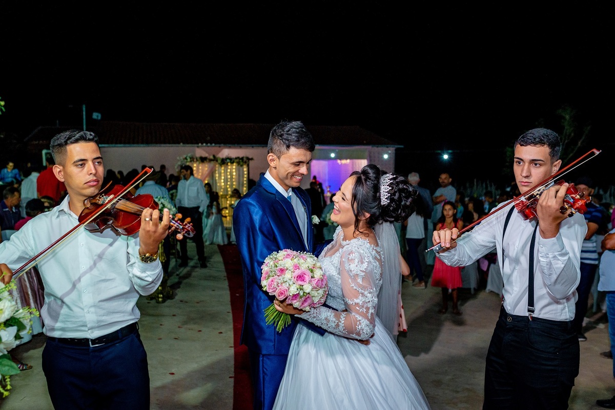 Retratos, Fotos de meninas, Ensaio de 15 anos , Fotografia individual , Quijingue Bahia Fotógrafo de moda, gestante, fotos de gestante, fotos no por do sol, fotos no rio, fotos em casal, ensaio de casal, pre casamento, formatura 