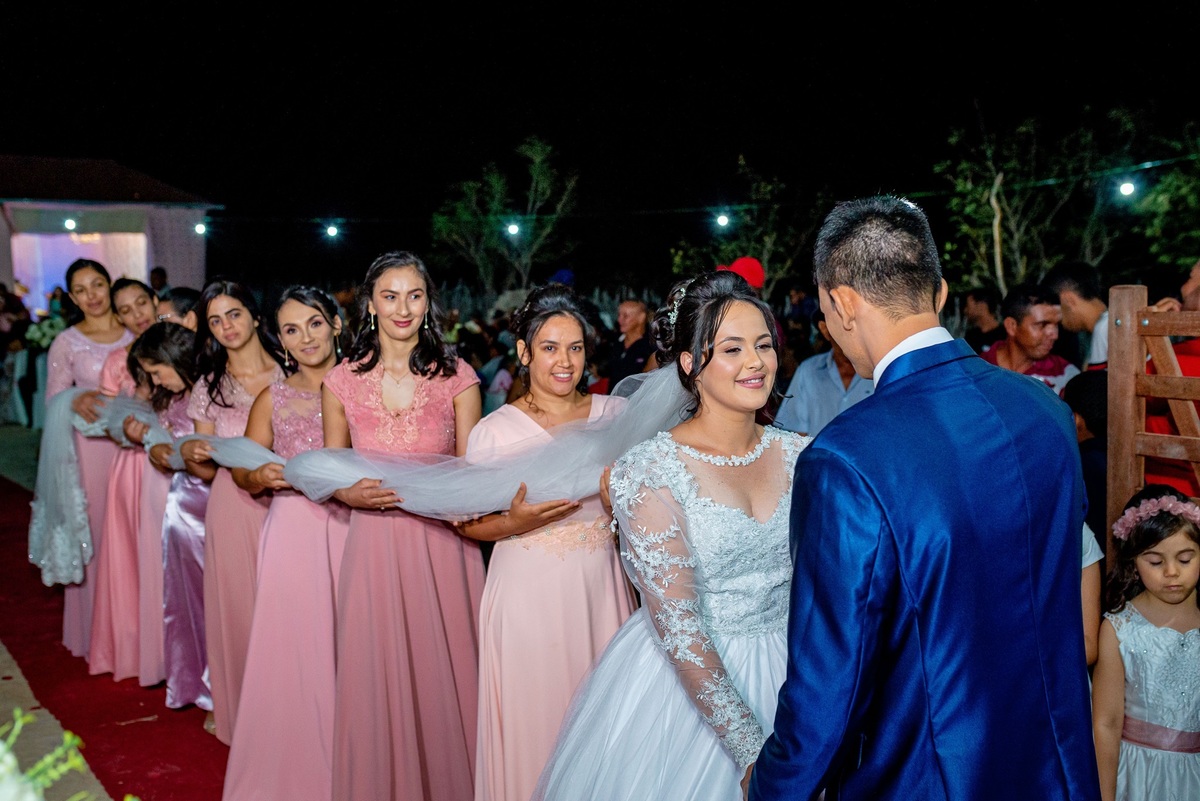 Retratos, Fotos de meninas, Ensaio de 15 anos , Fotografia individual , Quijingue Bahia Fotógrafo de moda, gestante, fotos de gestante, fotos no por do sol, fotos no rio, fotos em casal, ensaio de casal, pre casamento, formatura 