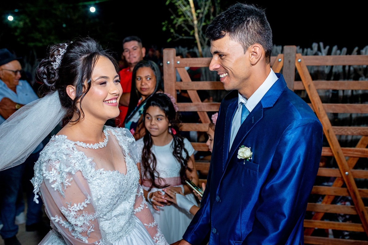 Retratos, Fotos de meninas, Ensaio de 15 anos , Fotografia individual , Quijingue Bahia Fotógrafo de moda, gestante, fotos de gestante, fotos no por do sol, fotos no rio, fotos em casal, ensaio de casal, pre casamento, formatura 
