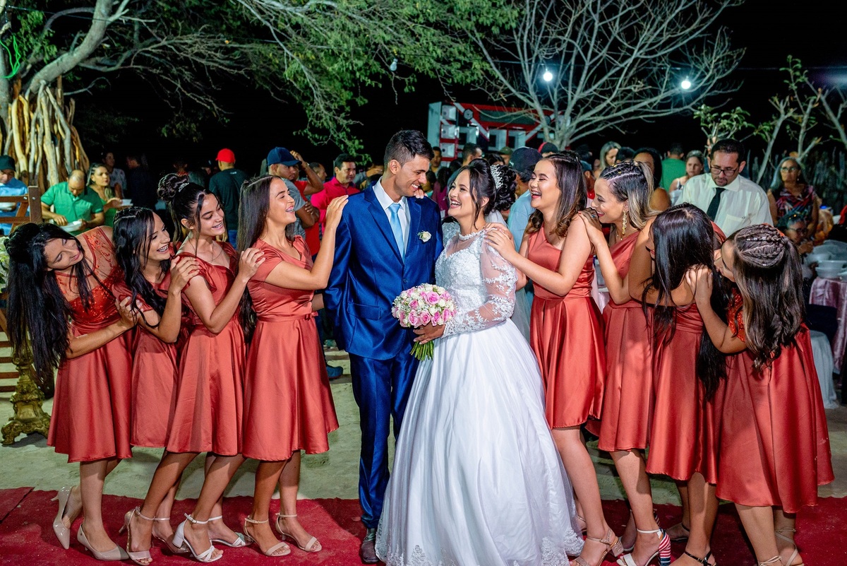 Retratos, Fotos de meninas, Ensaio de 15 anos , Fotografia individual , Quijingue Bahia Fotógrafo de moda, gestante, fotos de gestante, fotos no por do sol, fotos no rio, fotos em casal, ensaio de casal, pre casamento, formatura 