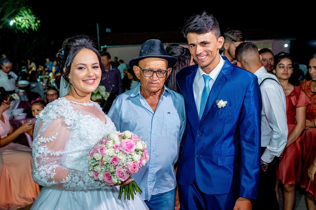 Retratos, Fotos de meninas, Ensaio de 15 anos , Fotografia individual , Quijingue Bahia Fotógrafo de moda, gestante, fotos de gestante, fotos no por do sol, fotos no rio, fotos em casal, ensaio de casal, pre casamento, formatura 