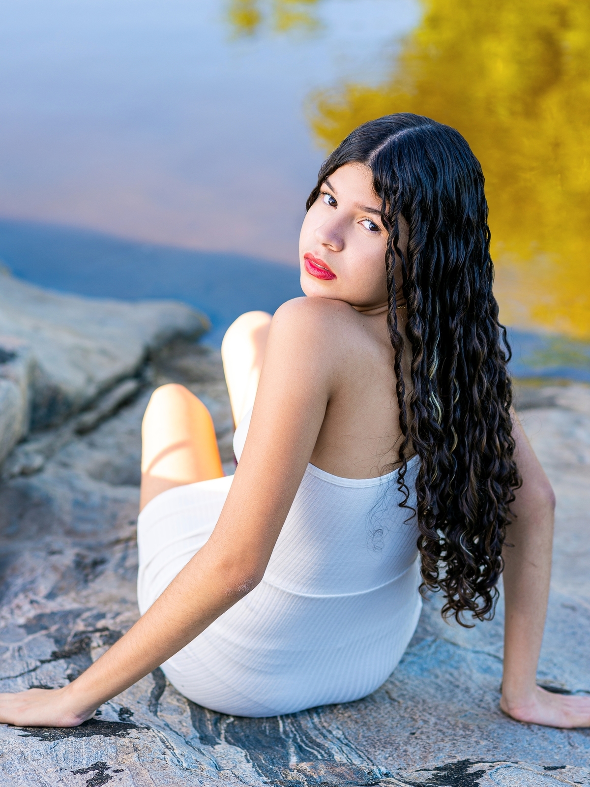 Ensaio fotográfico feminino externo, foto no rio quijingue, poses para ensaio de 15 anos 