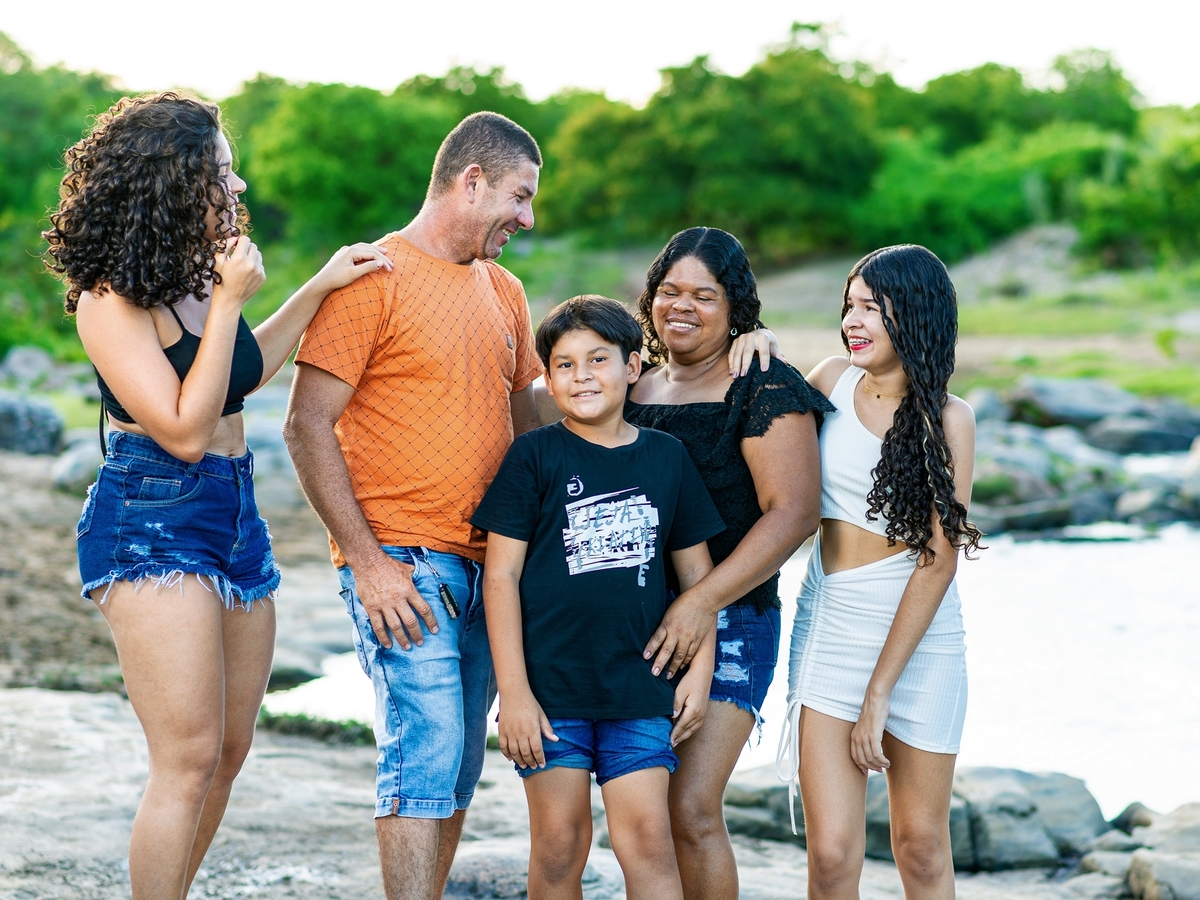 Ensaio fotográfico feminino externo, foto no rio quijingue, poses para ensaio de 15 anos 