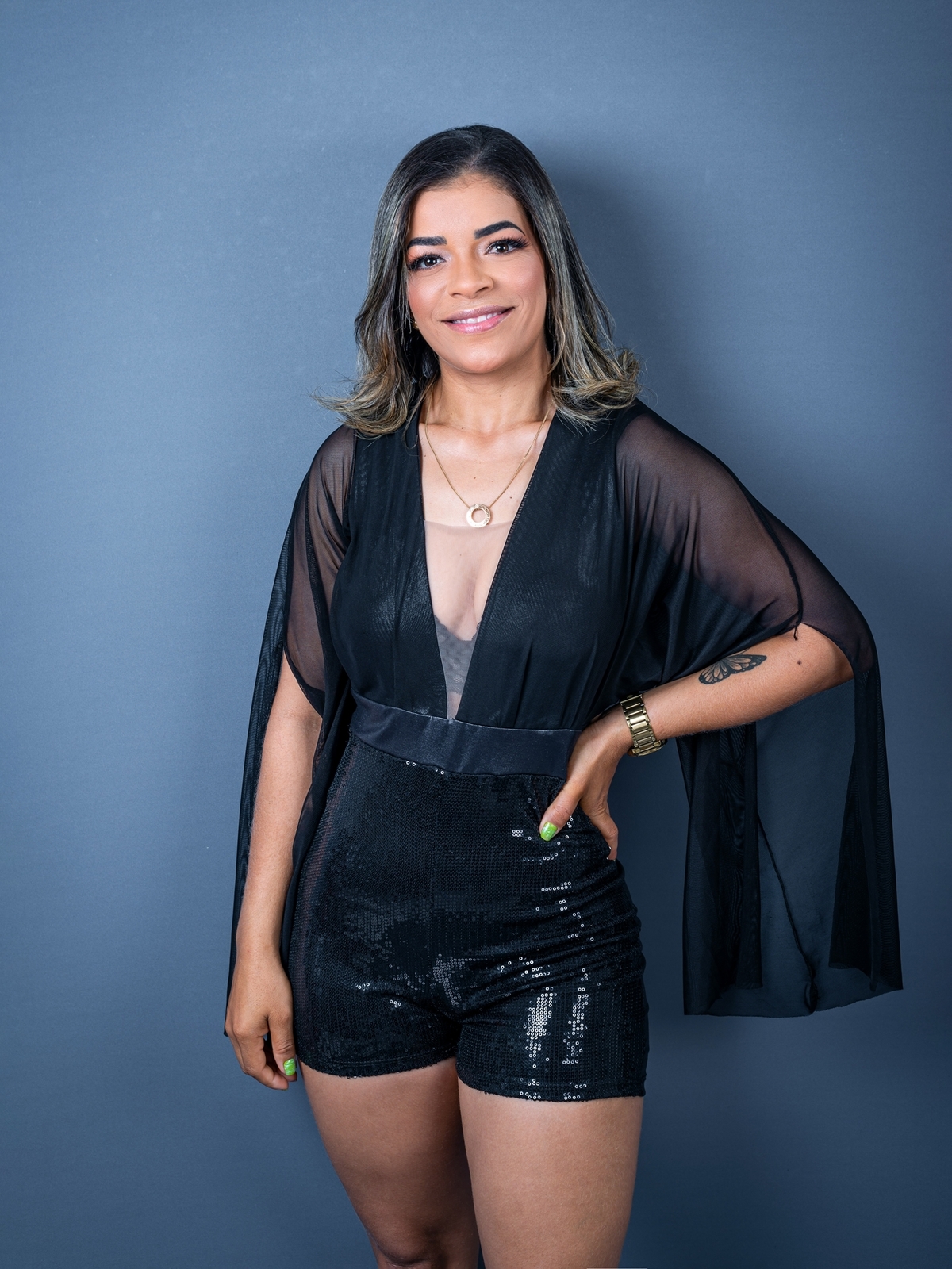 Ensaio fotográfico feminino, ensaio em estúdio, co iluminação para fotografia de estúdio, com modelo linda loira, com poses para ensaio fotográfico, e o fotógrafo de ensaios em euclides da cunha 