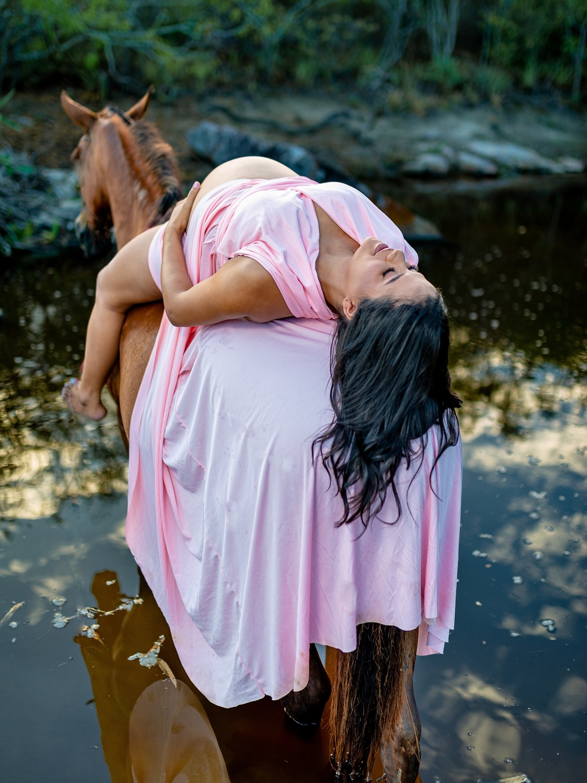 fotos de gestante com cavalo, vaqueira, nordestina, vaquejada, cavalgada, vaqueiros, fotografia de gestante, gestante do sertão, mulher grávida