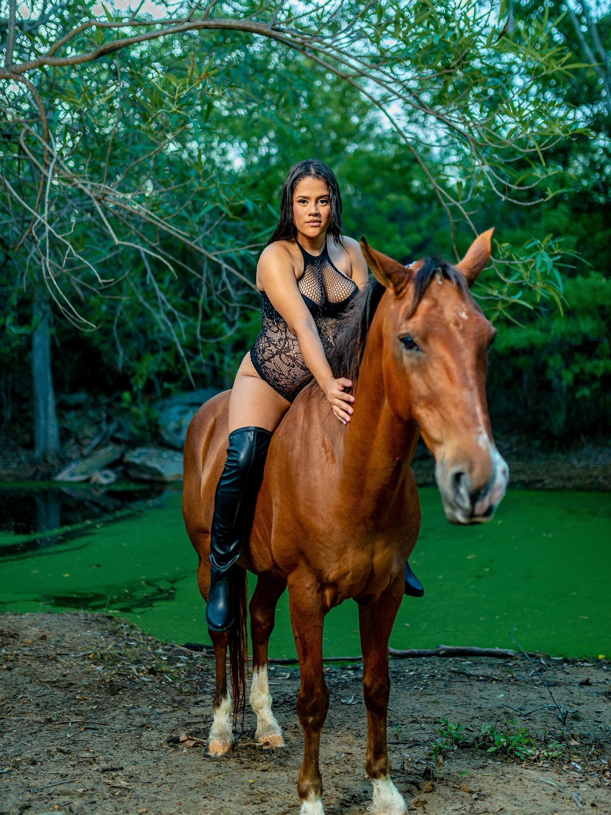 fotos de gestante com cavalo, vaqueira, nordestina, vaquejada, cavalgada, vaqueiros, fotografia de gestante, gestante do sertão, mulher grávida