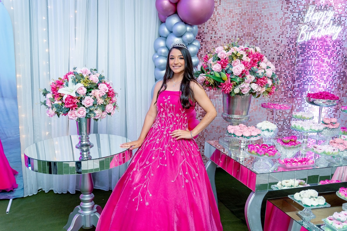 #15anos
#aniversario
#debutante
#fotodebutante
#ensaiofotografico
#vestidode15anos
#makeupde15anos
#penteado15anos
#festade15anos
#valsa15anos