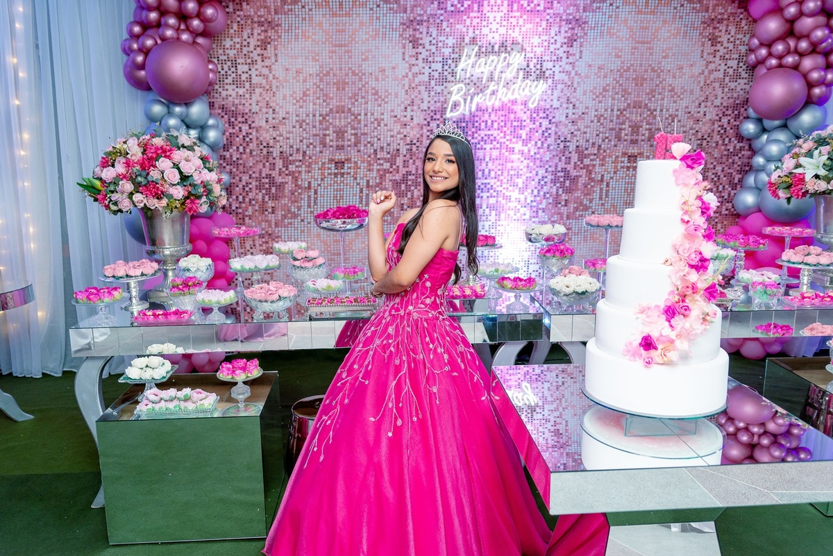 #15anos
#aniversario
#debutante
#fotodebutante
#ensaiofotografico
#vestidode15anos
#makeupde15anos
#penteado15anos
#festade15anos
#valsa15anos