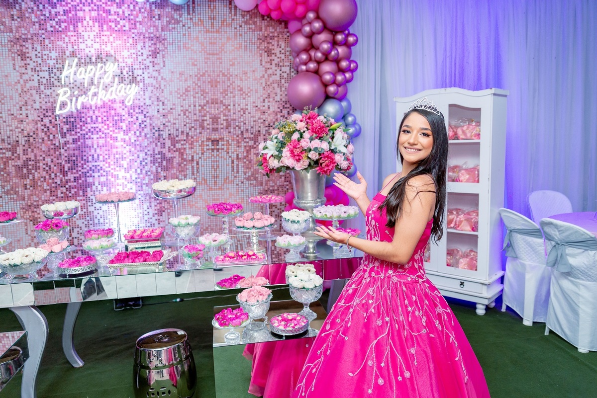 #15anos
#aniversario
#debutante
#fotodebutante
#ensaiofotografico
#vestidode15anos
#makeupde15anos
#penteado15anos
#festade15anos
#valsa15anos