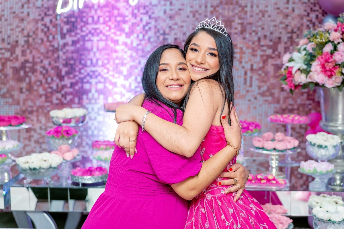 #15anos
#aniversario
#debutante
#fotodebutante
#ensaiofotografico
#vestidode15anos
#makeupde15anos
#penteado15anos
#festade15anos
#valsa15anos