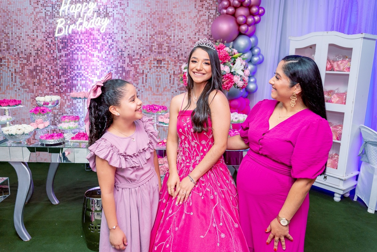 #15anos
#aniversario
#debutante
#fotodebutante
#ensaiofotografico
#vestidode15anos
#makeupde15anos
#penteado15anos
#festade15anos
#valsa15anos