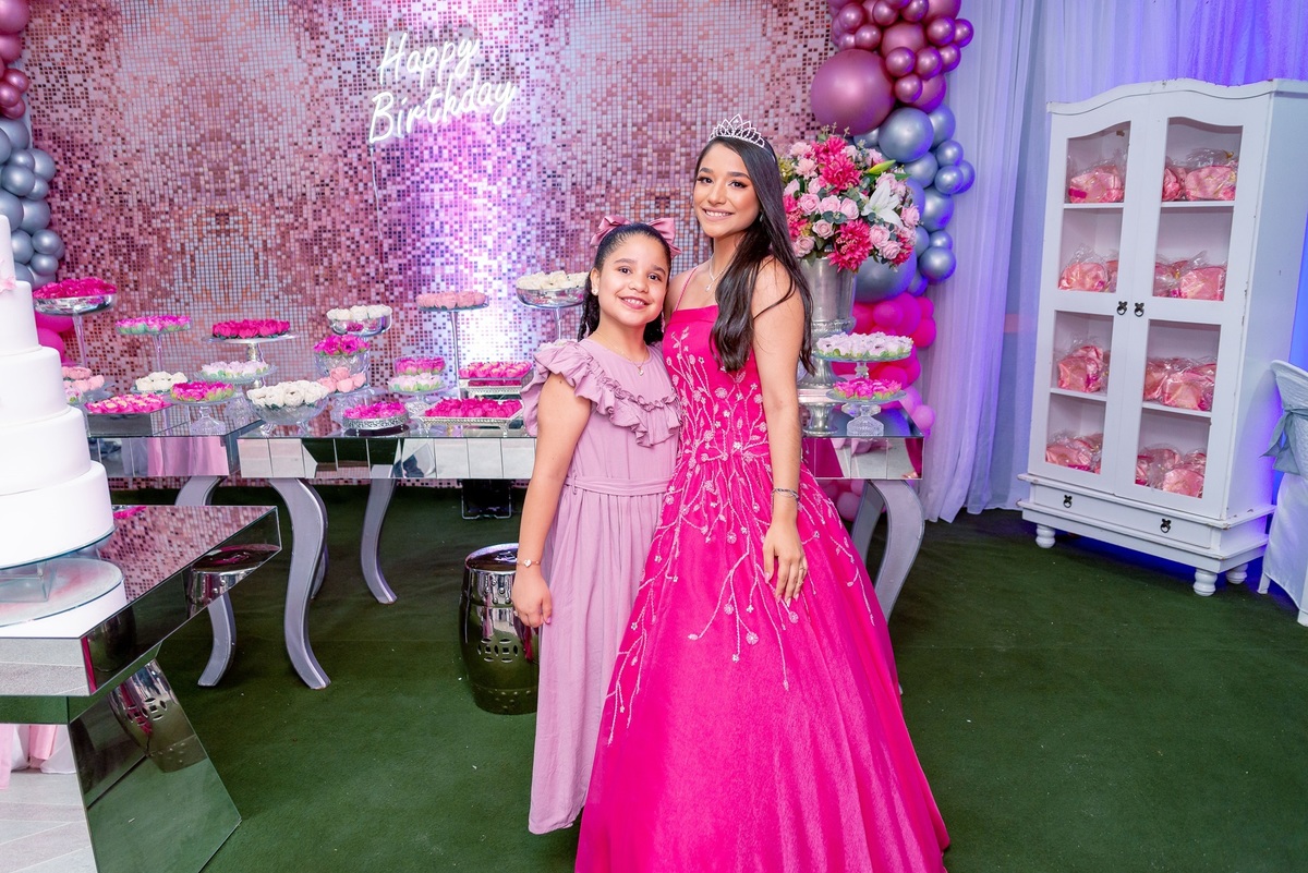 #15anos
#aniversario
#debutante
#fotodebutante
#ensaiofotografico
#vestidode15anos
#makeupde15anos
#penteado15anos
#festade15anos
#valsa15anos