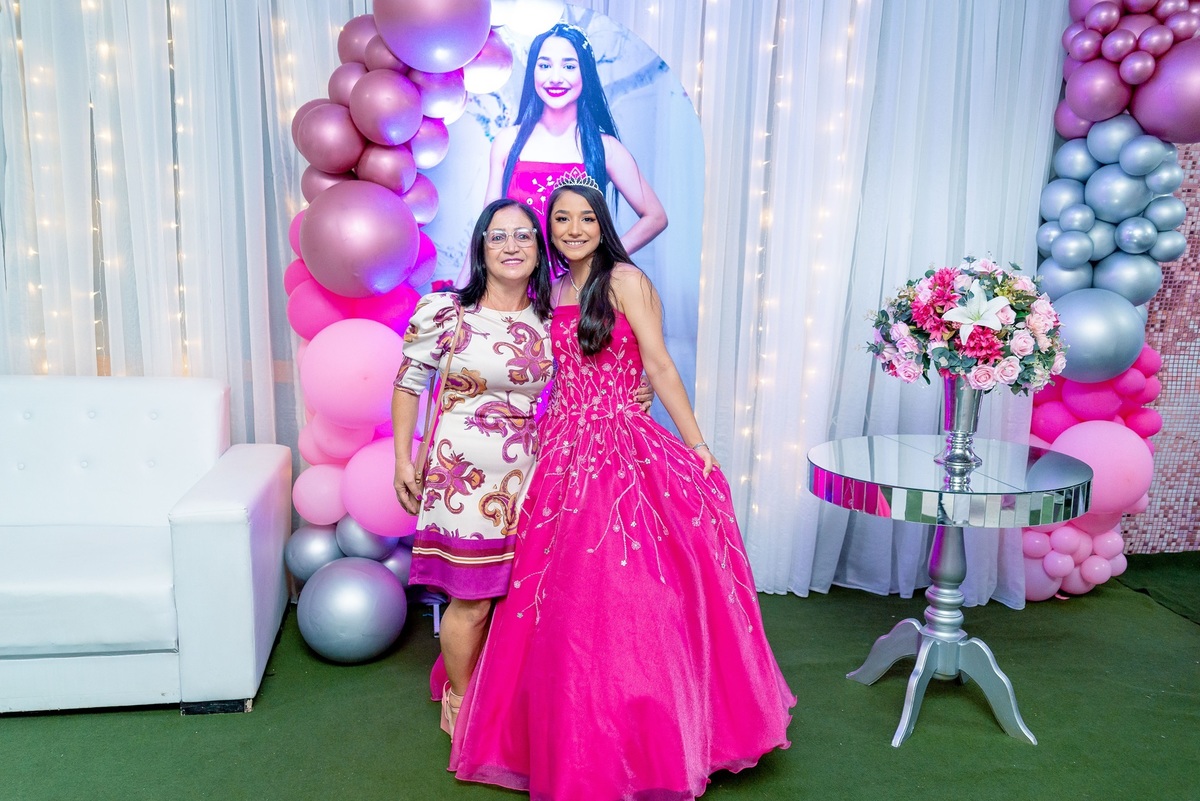 #15anos
#aniversario
#debutante
#fotodebutante
#ensaiofotografico
#vestidode15anos
#makeupde15anos
#penteado15anos
#festade15anos
#valsa15anos