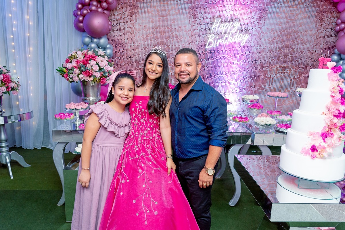 #15anos
#aniversario
#debutante
#fotodebutante
#ensaiofotografico
#vestidode15anos
#makeupde15anos
#penteado15anos
#festade15anos
#valsa15anos