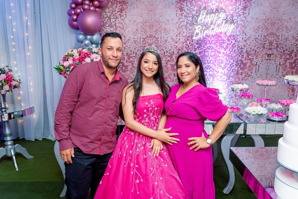 #15anos
#aniversario
#debutante
#fotodebutante
#ensaiofotografico
#vestidode15anos
#makeupde15anos
#penteado15anos
#festade15anos
#valsa15anosvvvvvvv