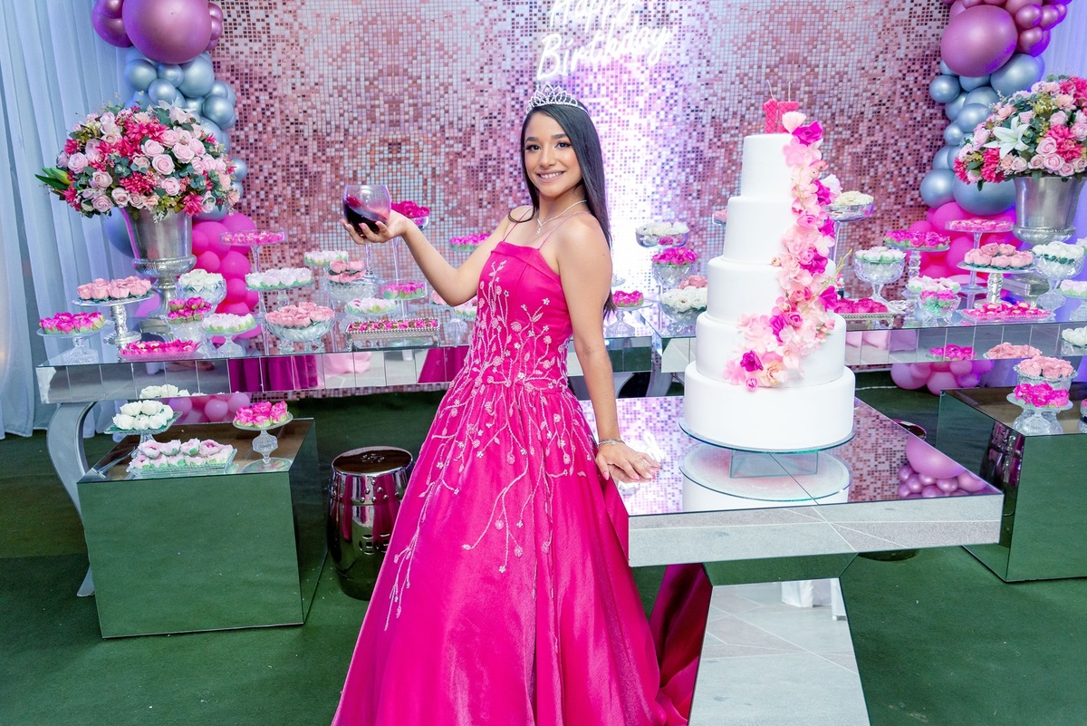 #15anos
#aniversario
#debutante
#fotodebutante
#ensaiofotografico
#vestidode15anos
#makeupde15anos
#penteado15anos
#festade15anos
#valsa15anos