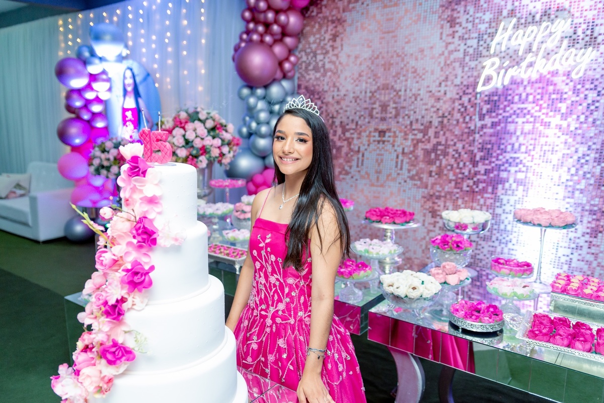 #15anos
#aniversario
#debutante
#fotodebutante
#ensaiofotografico
#vestidode15anos
#makeupde15anos
#penteado15anos
#festade15anos
#valsa15anos