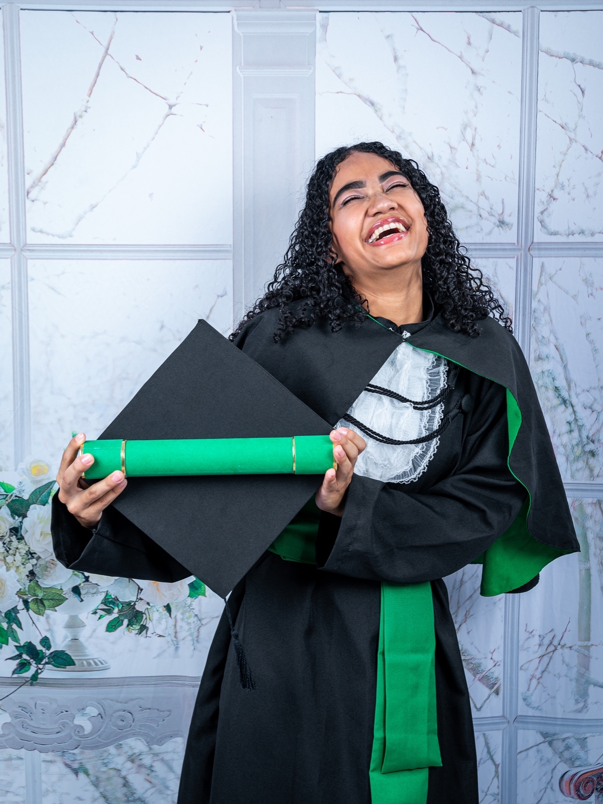 #Formatura
#Formando
#Conquista
#Graduação
#Orgulho
#Felicidade
#Celebração
#Sucesso
#Realização
#MomentoEspecial
#VidaAcadêmica
#Memórias
#AmigosDeFaculdade
#Despedida
#MetasCumpridas
#NovaEtapa
#SonhosRealizados
#Gratidão
#AlmaMater
#JornadaAcadêmica