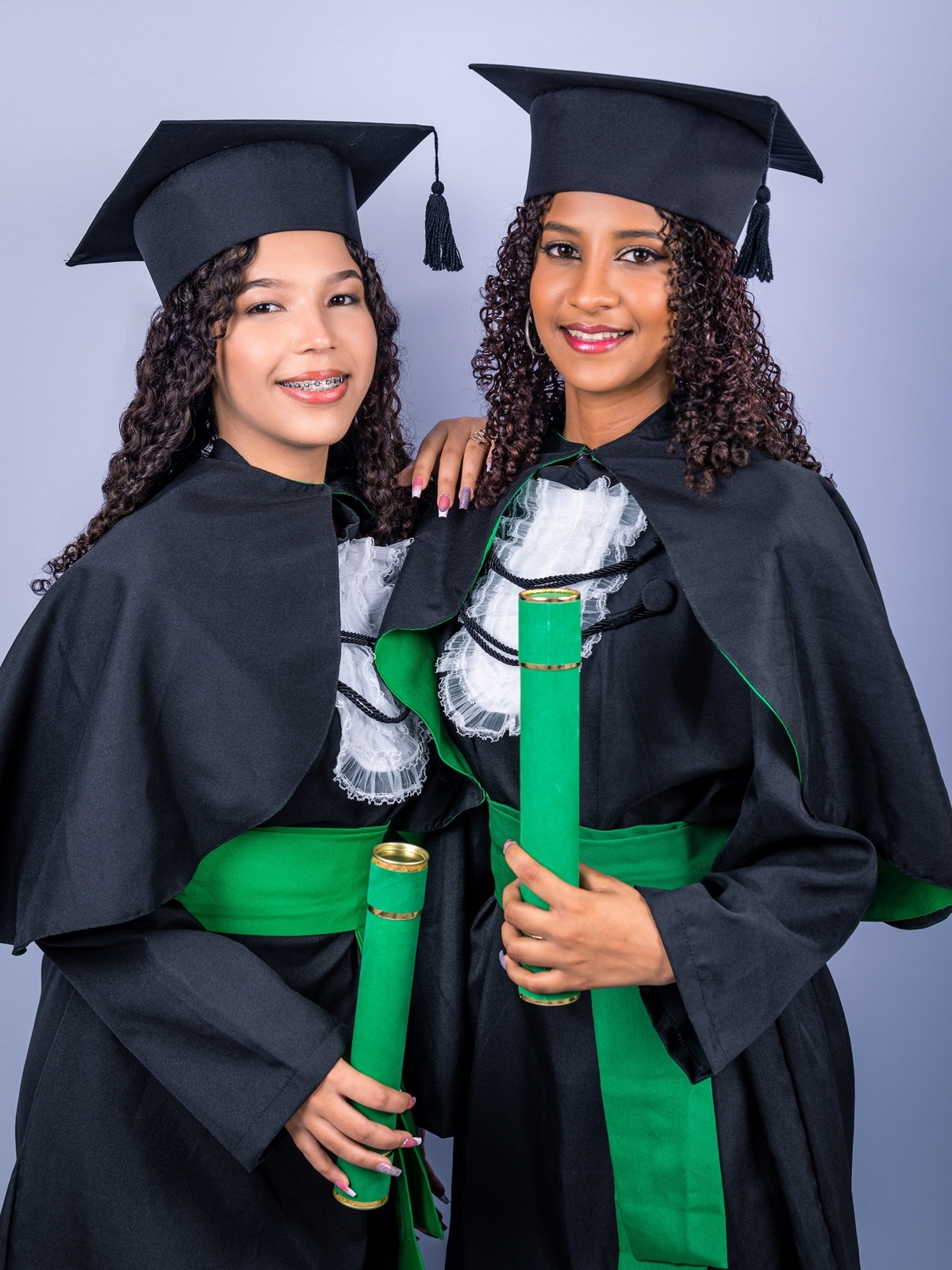 #Formatura
#Formando
#Conquista
#Graduação
#Orgulho
#Felicidade
#Celebração
#Sucesso
#Realização
#MomentoEspecial
#VidaAcadêmica
#Memórias
#AmigosDeFaculdade
#Despedida
#MetasCumpridas
#NovaEtapa
#SonhosRealizados
#Gratidão
#AlmaMater
#JornadaAcadêmica