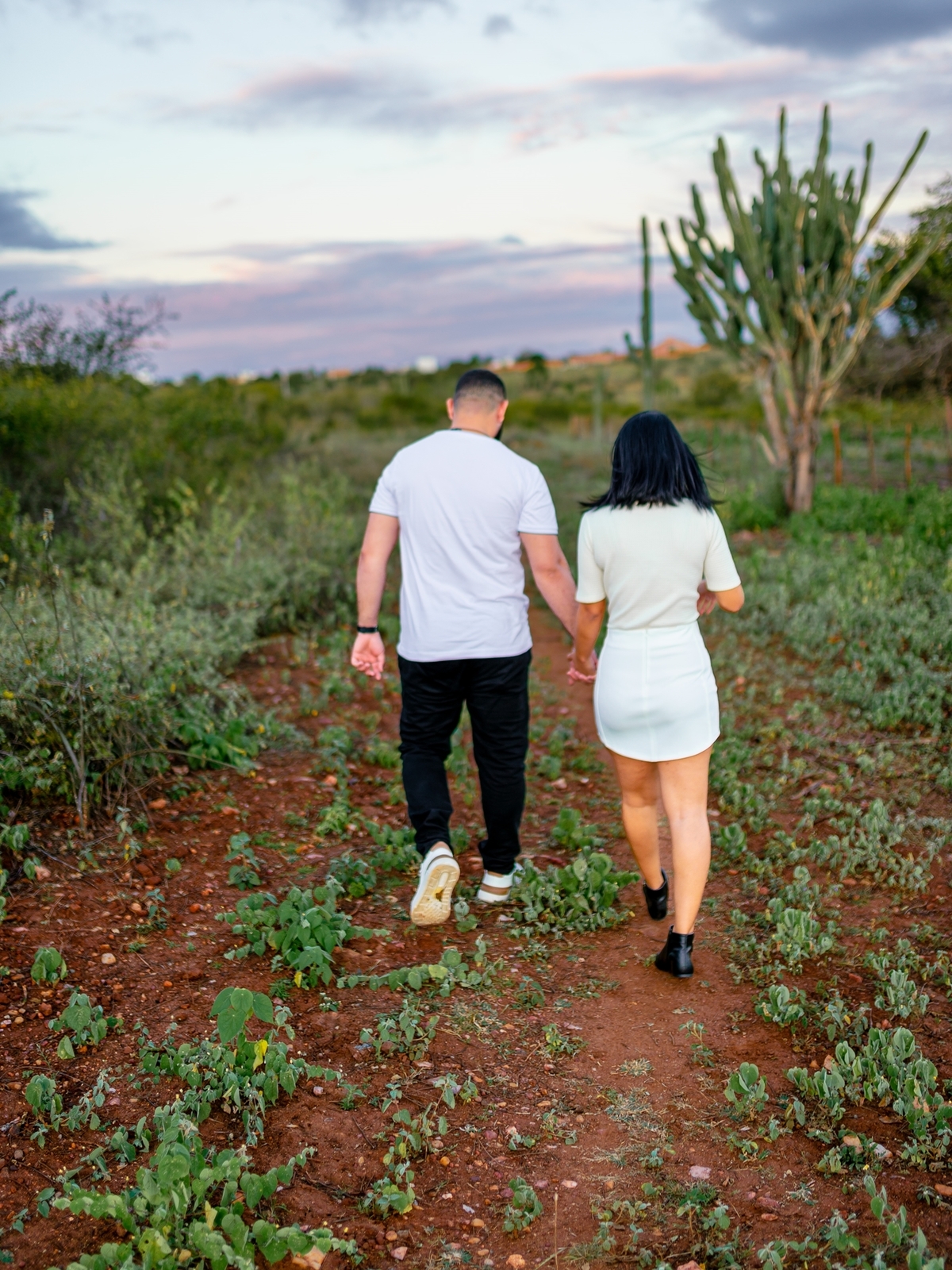 #Casamento #CasamentoDosSonhos #Noiva #Noivo #Amor #Felicidade #Cerimônia #Celebração #CasamentoPerfeito #VestidoDeNoiva #TernoDoNoivo #Aliança #AmorEterno #Casal #Família #UniãodeAlmas #MomentoMágico #JuntosParaSempre #FestaDeCasamento #CasamentoRomântic