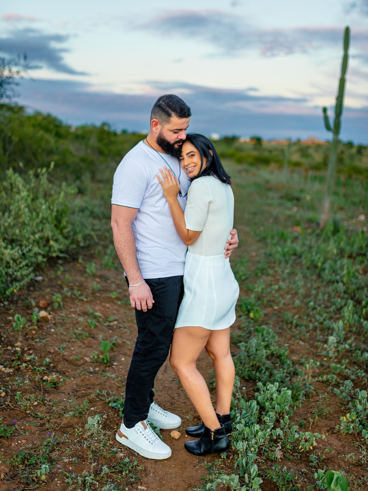 #Casamento #CasamentoDosSonhos #Noiva #Noivo #Amor #Felicidade #Cerimônia #Celebração #CasamentoPerfeito #VestidoDeNoiva #TernoDoNoivo #Aliança #AmorEterno #Casal #Família #UniãodeAlmas #MomentoMágico #JuntosParaSempre #FestaDeCasamento #CasamentoRomântic