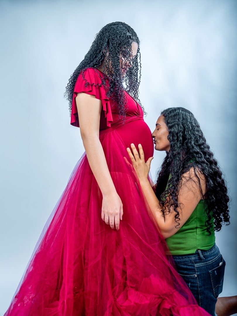 #EnsaioGestante #Maternidade #AmorMaterno #Barriguda #Gravidez #FotografiaGestante #MomentoMágico #Expectativa #Família #FuturoPapai #FuturaMamãe #AmorIncondicional #BebêàCaminho #VidaNova #Emoção #Vínculo #BarrigaDeGrávida #AmorEmGestação #EnsaioFotográf